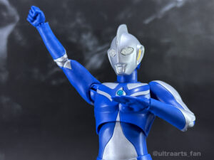 【簡易レビュー】S.H.Figuarts ウルトラマンコスモス ルナモード