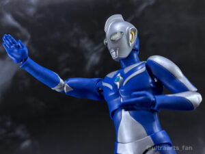 【簡易レビュー】S.H.Figuarts ウルトラマンコスモス ルナモード